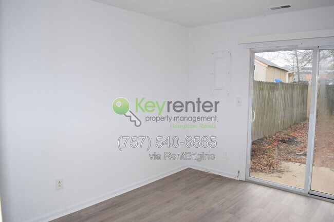 Building Photo - 579 Peregrine St