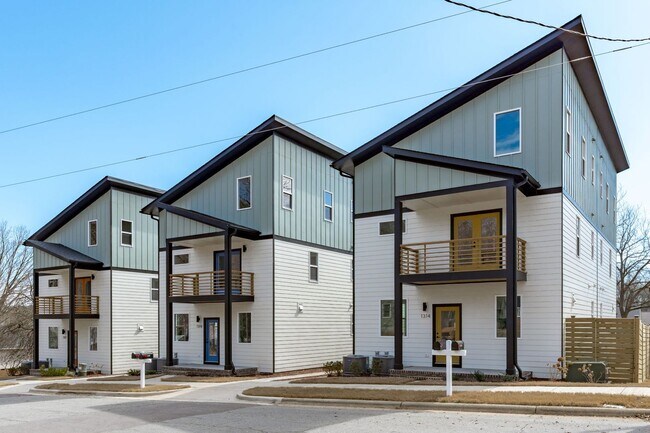 Building Photo - **OFFERING WAIVED APPLICATION FEES & $300 ...