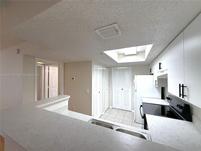 Building Photo - 5045 Wiles Rd