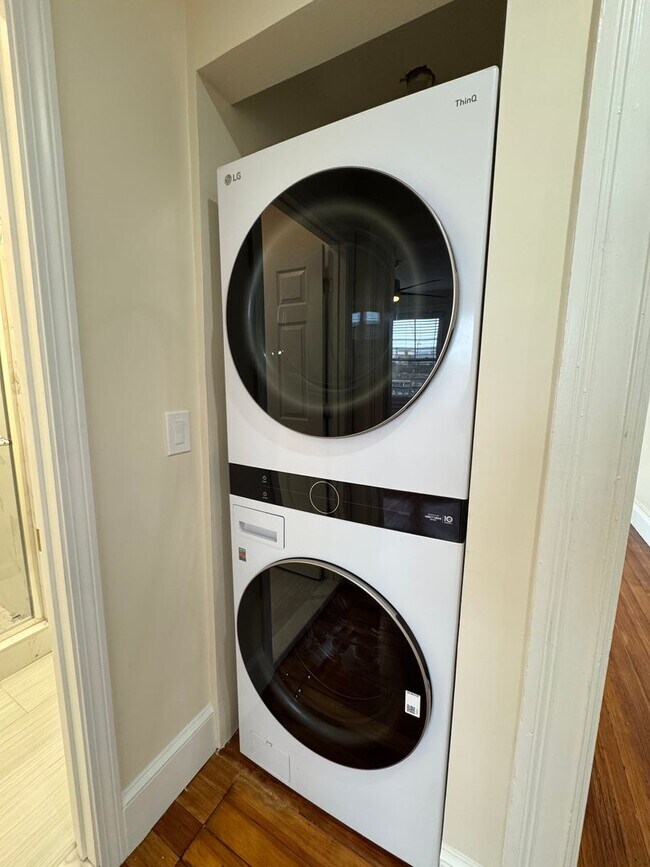 Building Photo - Single Family in Allston Near BU - Available 9/1/2026