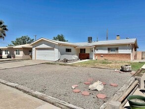 Building Photo - Well Maintained 3bd/2ba Home With Large Bonus Room