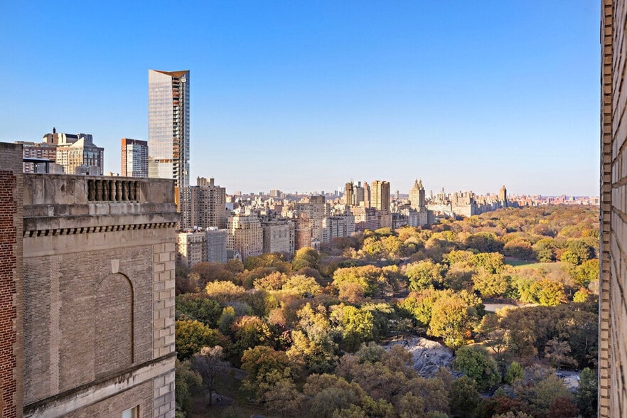 Building Photo - 160 Central Park S