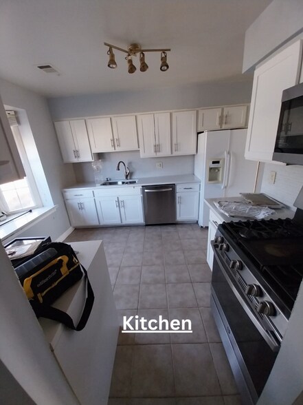 Building Photo - 4033 Chesterwood Dr