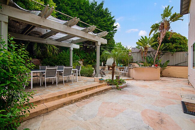 Building Photo - 14061 Mercado Dr