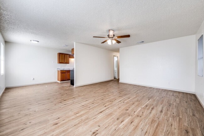 Building Photo - 705 N 1st St