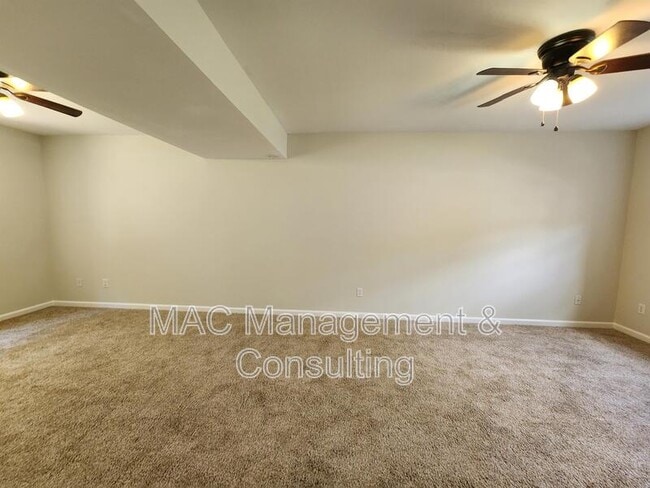 Building Photo - 916 Bill Smith Rd