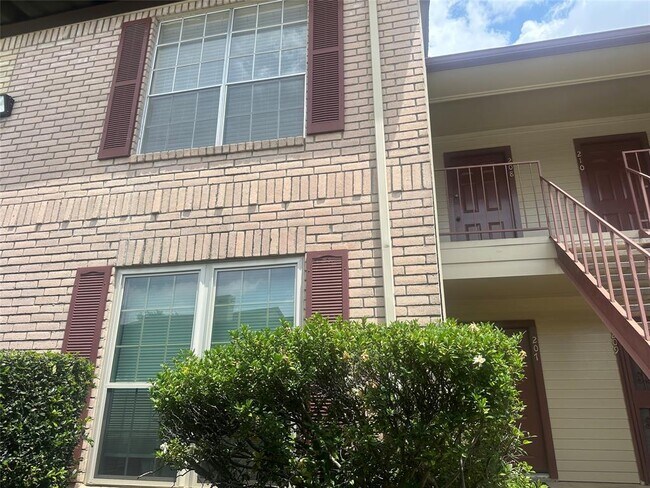 Building Photo - 2120 El Paseo St