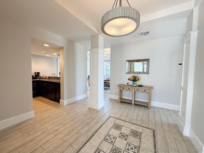 Building Photo - 1598 S Ocean Ln