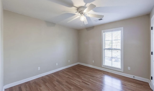 Building Photo - 16 Birch Hollow Ln