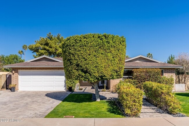 Primary Photo - 6110 E Blanche Dr