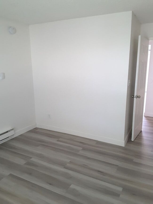 Building Photo - NEWLY REMODELED, SPACIOUS 2 BEDROOM 1 BATH CONDO IN WILDCREEK GARDENS