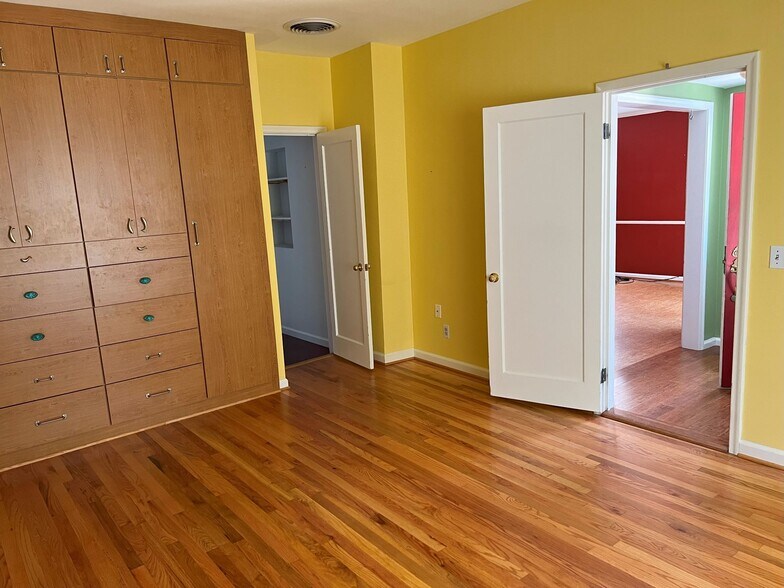Building Photo - 76 K St