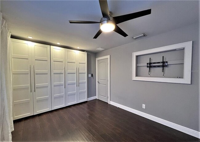 Building Photo - 7830 46th Way N