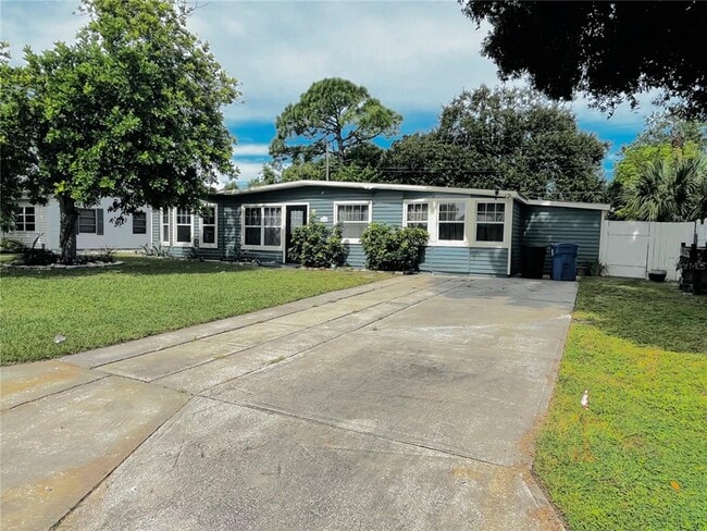 Primary Photo - 6710 Kingswood Dr N