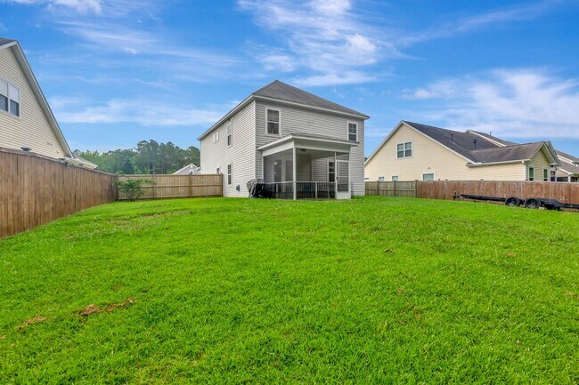 Building Photo - Large open floor plan in Spring Grove Plan...