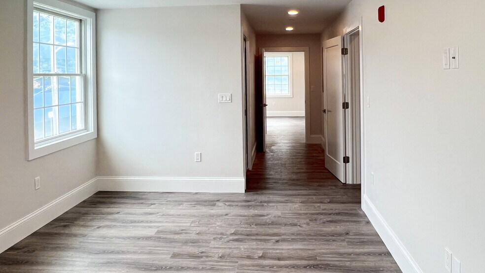 Building Photo - 131 Cambridge St