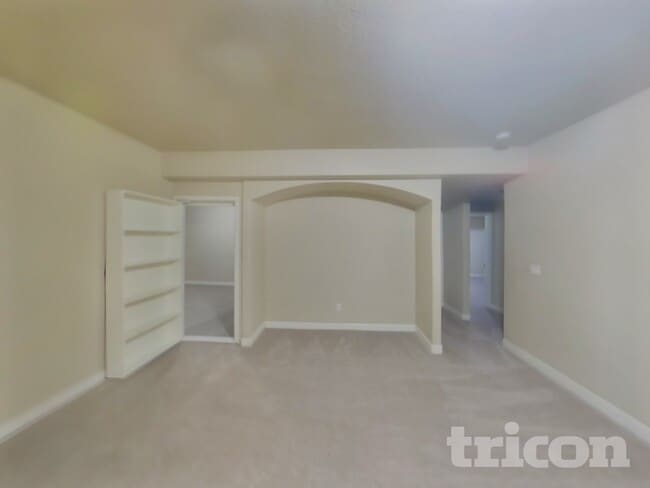 Building Photo - 7847 Dutch Loop