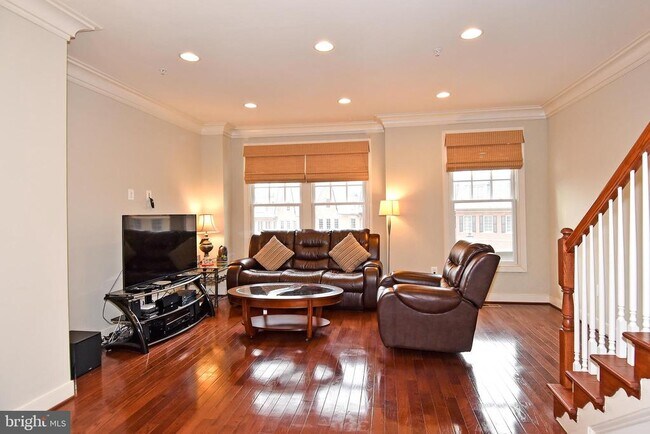 Building Photo - 4531 Westhall Dr