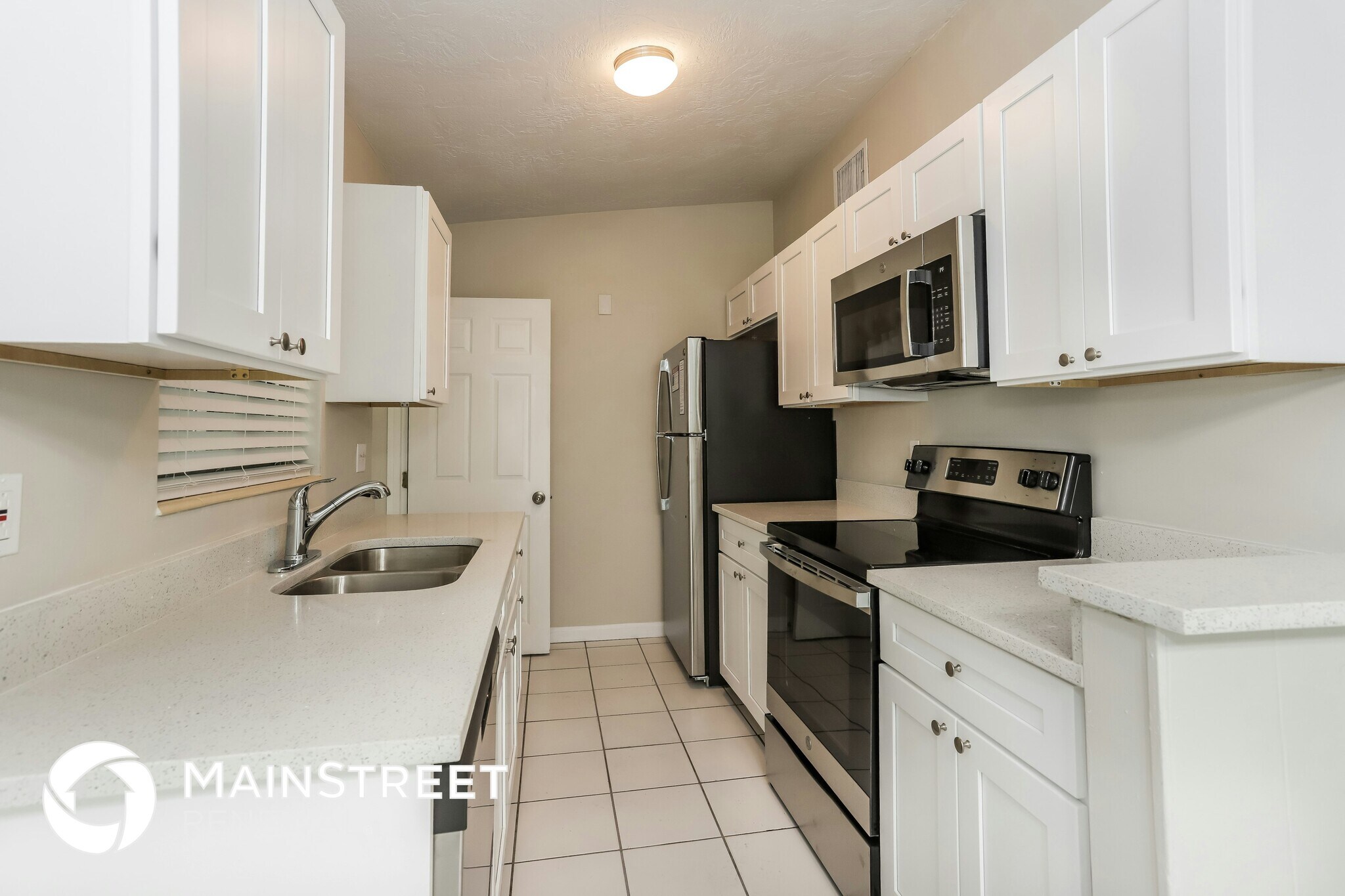 Building Photo - 3759 St Charles Cir