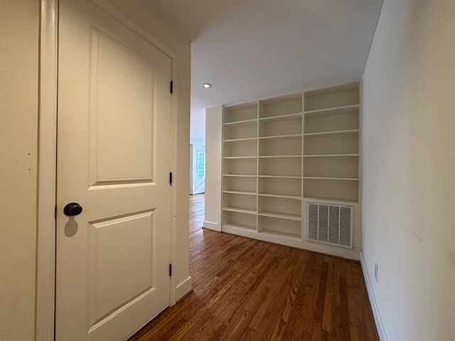 Building Photo - 817 N Elm St