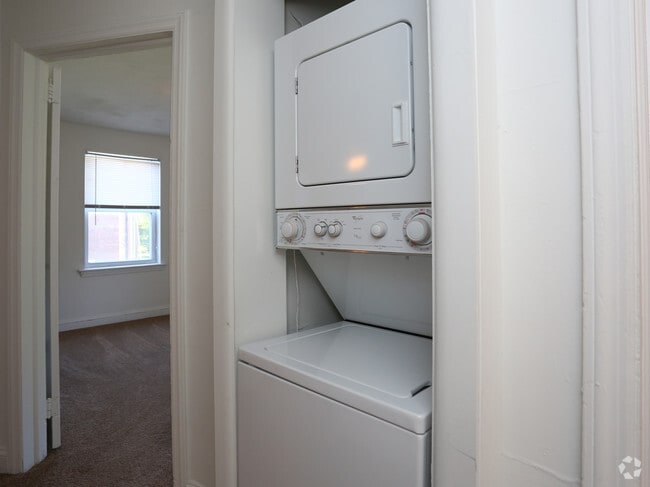 Washer/Dryer - Maple Court Apartments