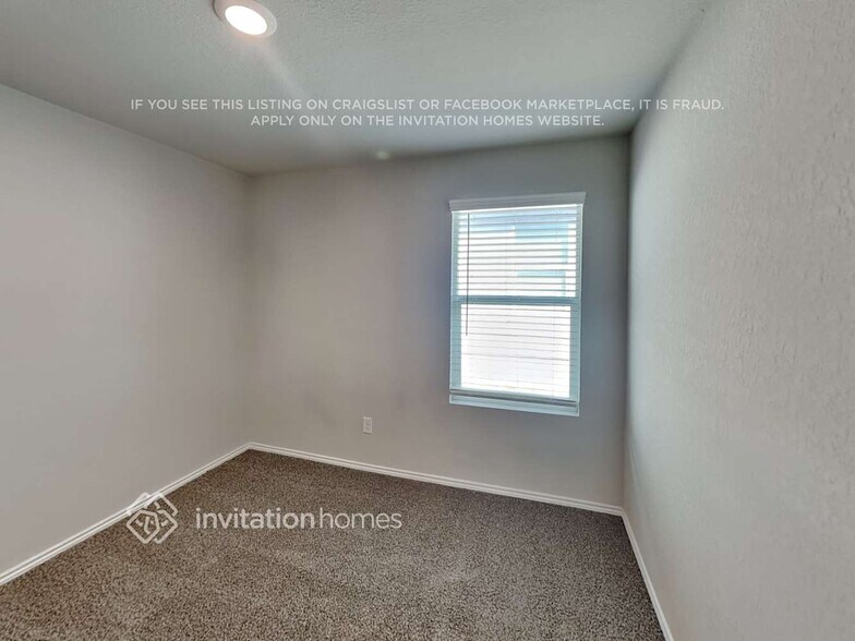 Building Photo - 7411 Avila Vis