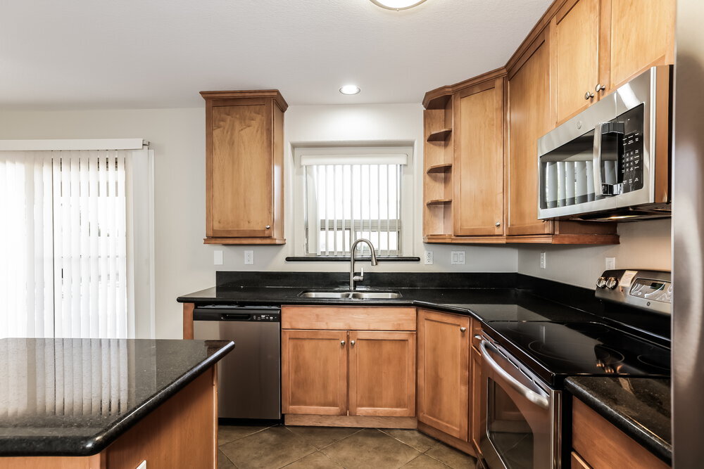 Building Photo - 2505 W Red Fox Rd