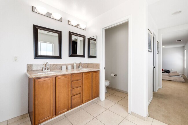 Building Photo - 4 bedrooms / 3 bathroom OPEN floor plan HOUSE for rent in LANCASTER