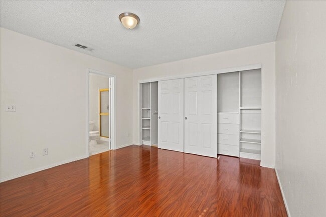 Building Photo - 2 bd, 2 bth Condo Ideal Summerlin location