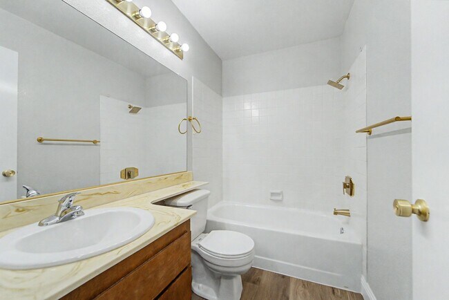 Building Photo - 2 Bedroom 2 bathroom Northside of Yuba City