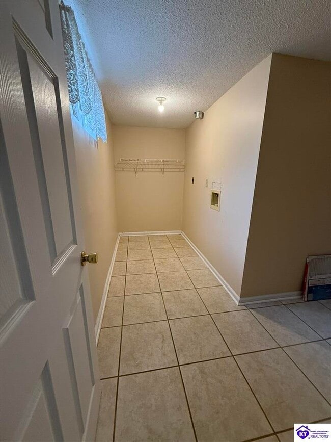 Building Photo - 114 Monroe St