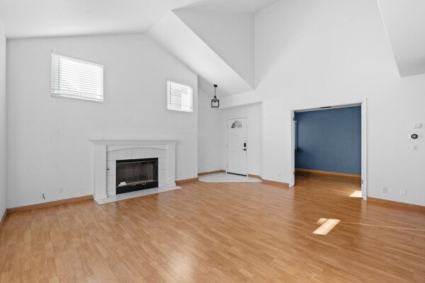 Building Photo - 1124 Grass Valley Way