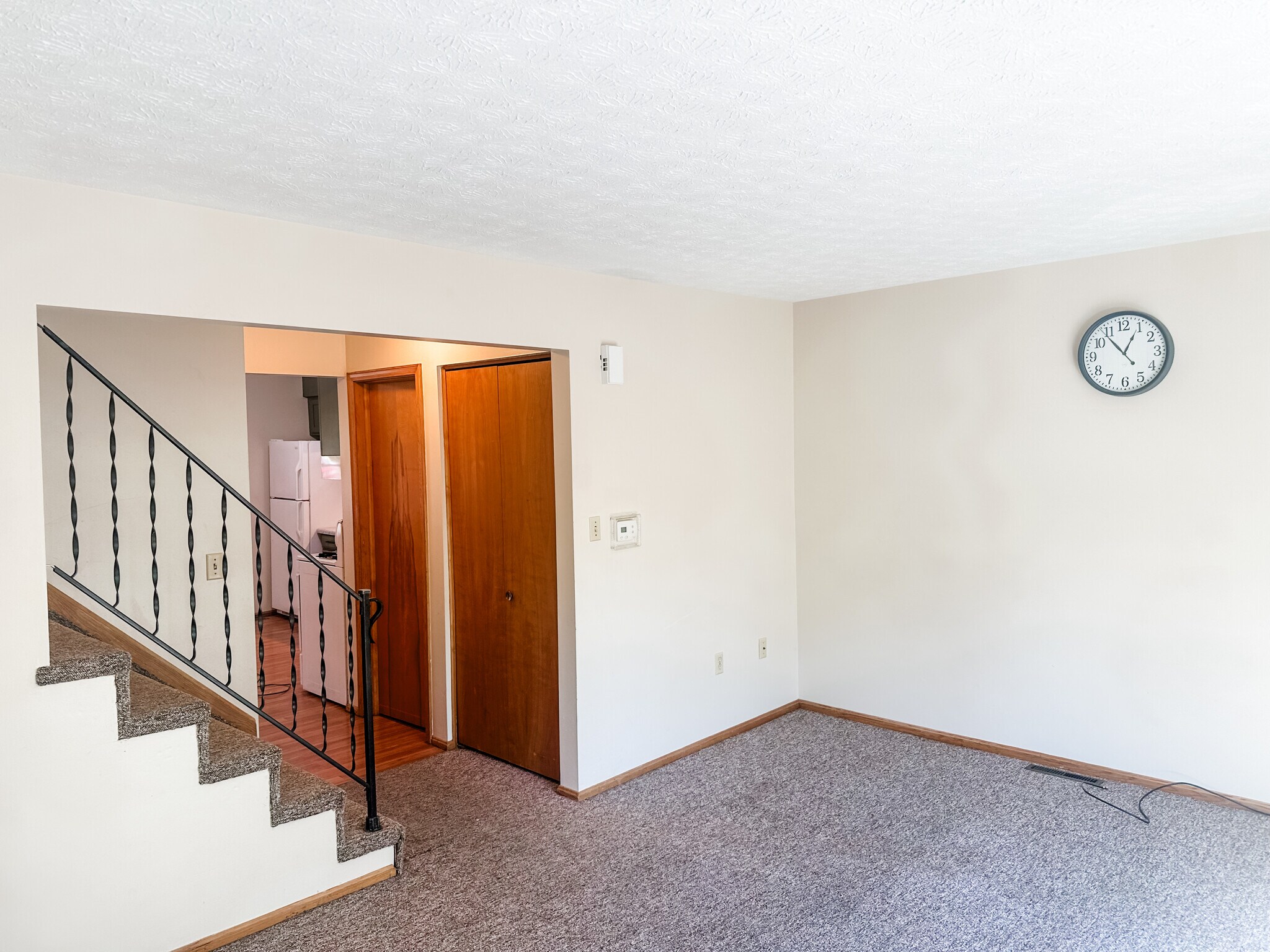 Large living space - 5229 Rule Rd