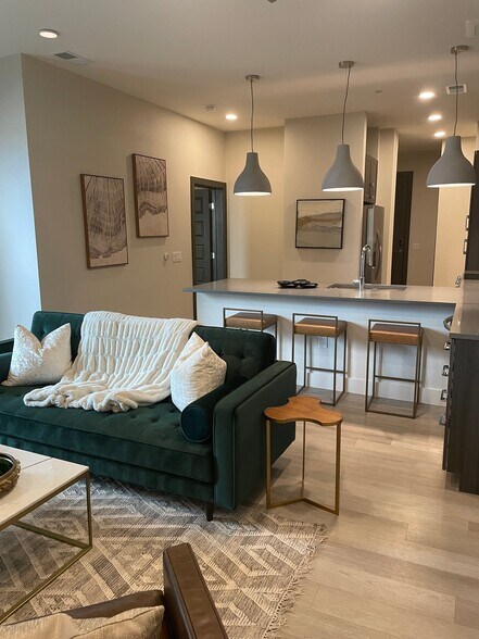 Building Photo - 2600 Wewatta Way