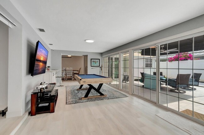 Building Photo - 4450 NE 23rd Ave