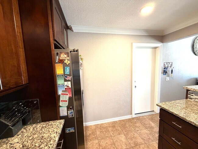 Building Photo - Desirable Home in Lincoln Village – A must see!