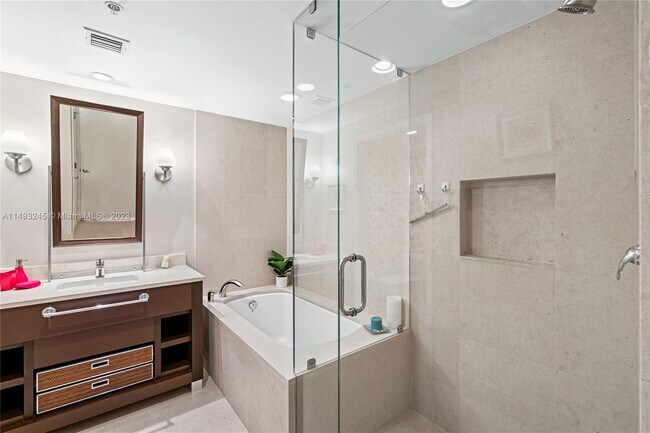 Building Photo - 6899 Collins Ave