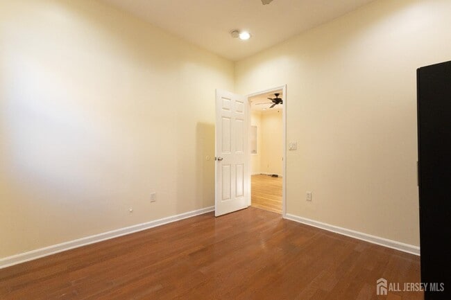 Building Photo - 158 Terrace Ave