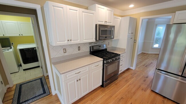 Building Photo - 95 River Park Ln