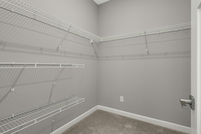 Building Photo - 6218 Tamarack Ln