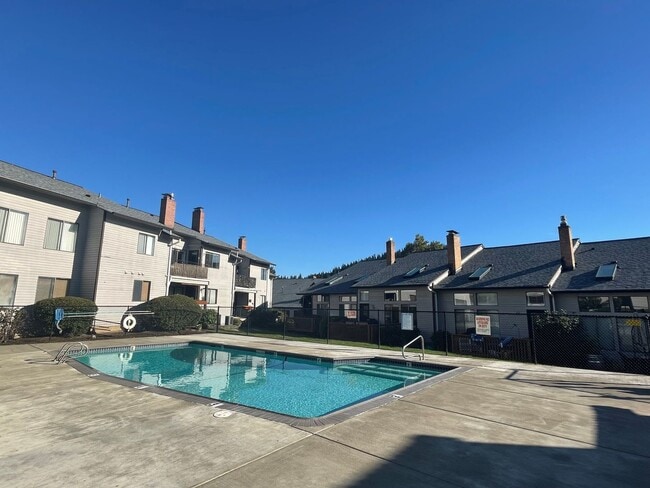Building Photo - 2Bd/2Ba Unit Located in a Lovely Private Neighborhood in Happy Valley ~ Detached Garage, Washer &...