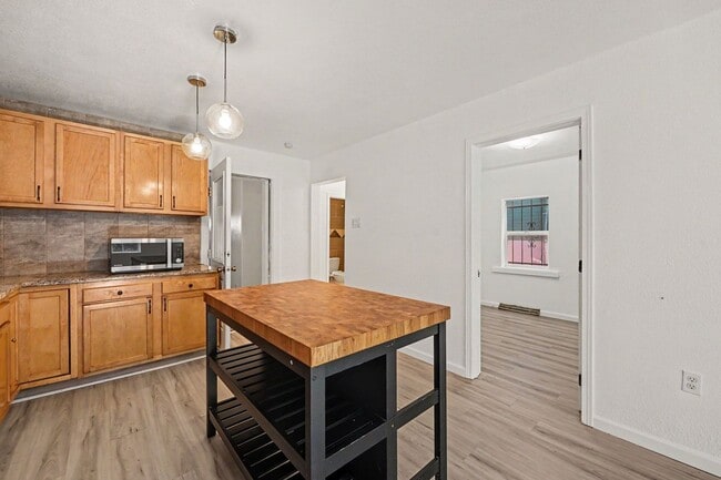 Building Photo - 3537 Lipan St