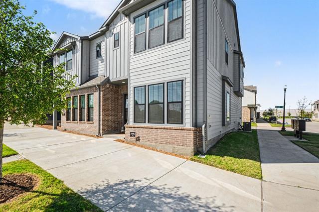 Building Photo - 901 Janwood Dr