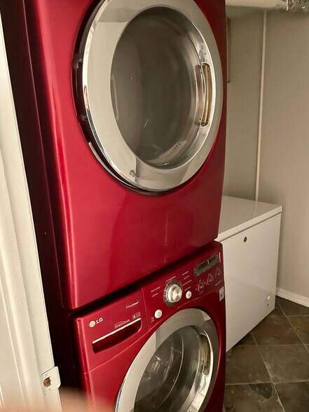 Building Photo - 415 Aspen Dr