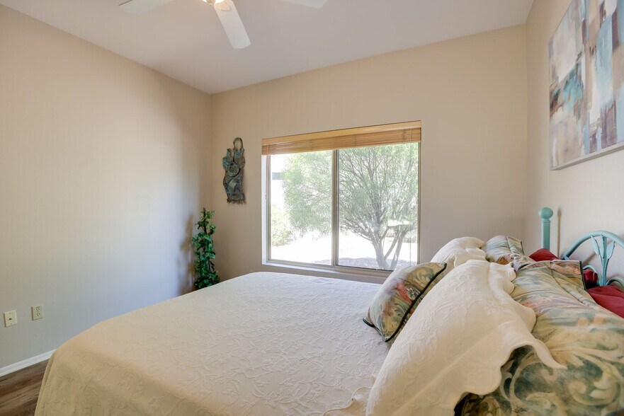 Building Photo - 15271 W Pantano Dr