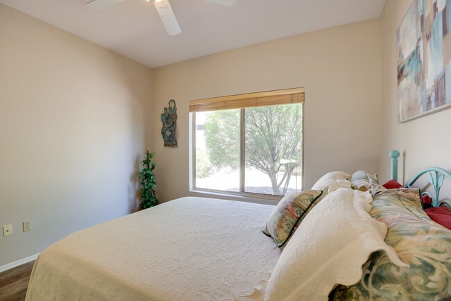Building Photo - 15271 W Pantano Dr