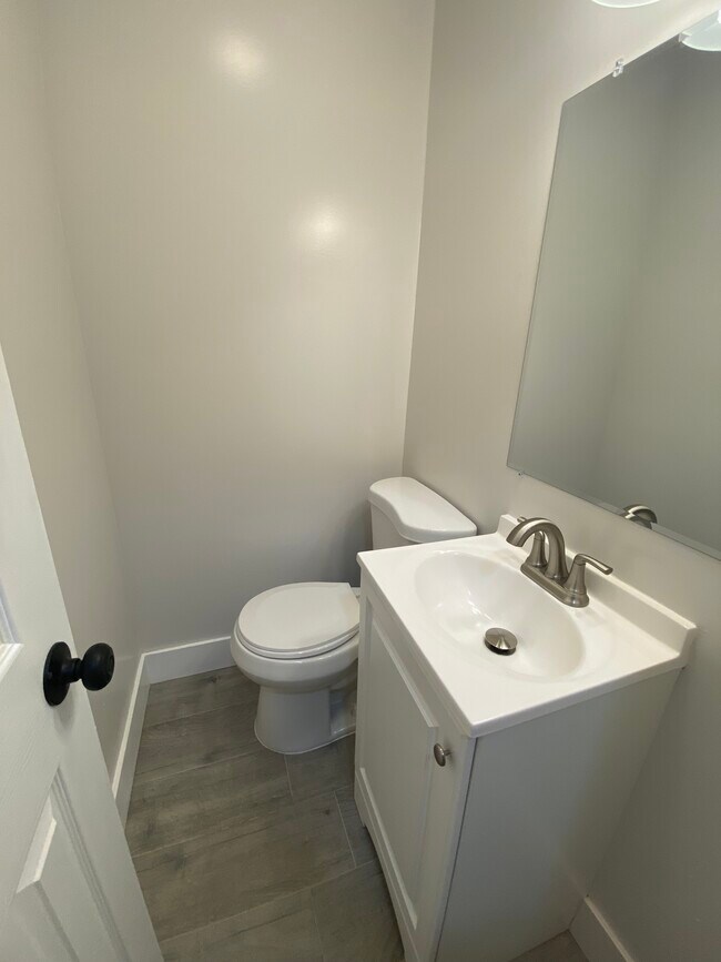 Building Photo - 6514 Garden Ave