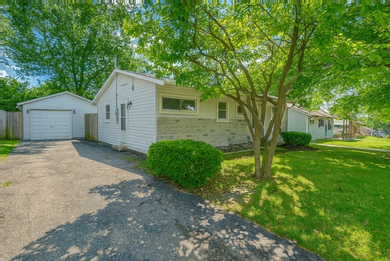 Primary Photo - 4186 Mapleleaf Dr