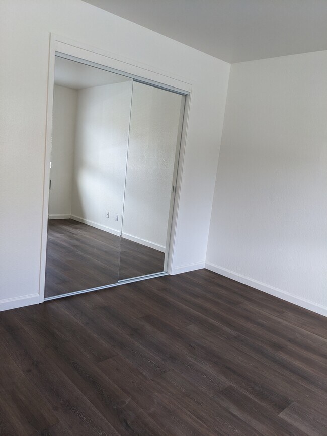 Building Photo - 3208 Countryside Dr