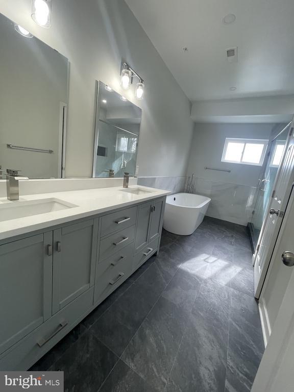 Building Photo - 8618 Jones Mill Rd